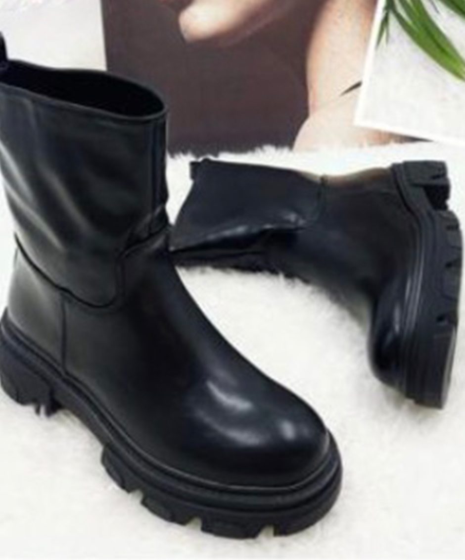 BLACK CHUNKY ANKLE BOOT