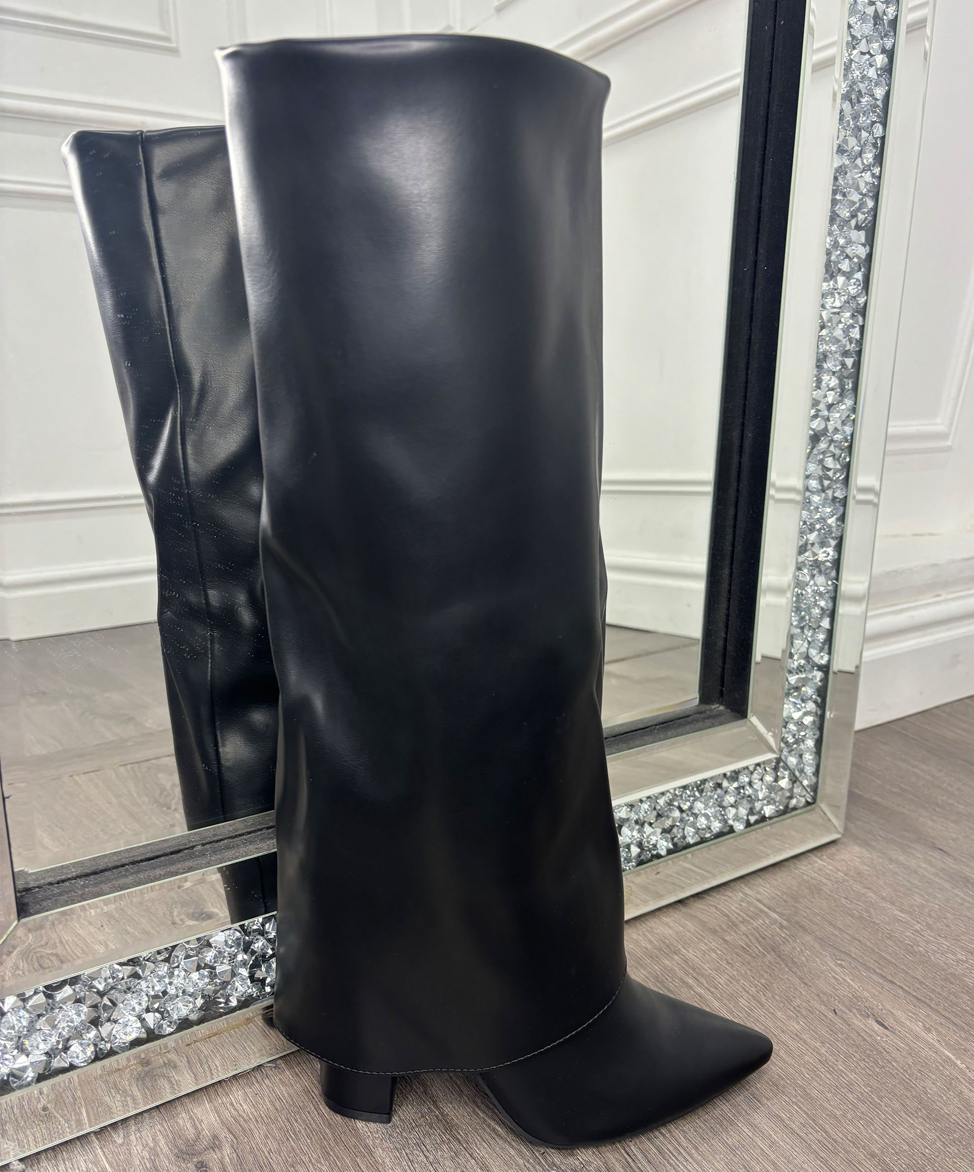 newblackfoldboot