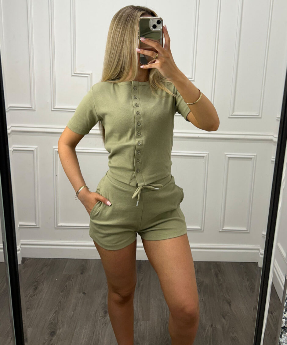 buttonshortsco4 buttonshortsco4
