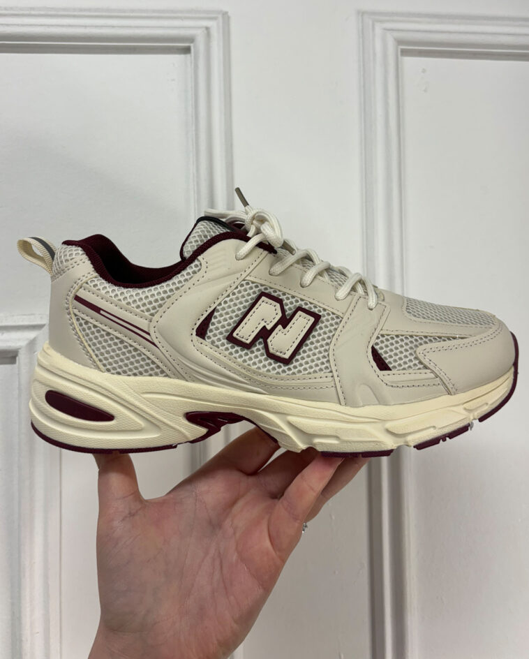 Beige/Wine Trainer