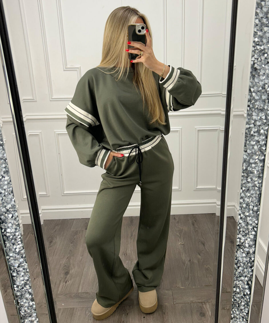 stripetracksuit2 stripetracksuit2