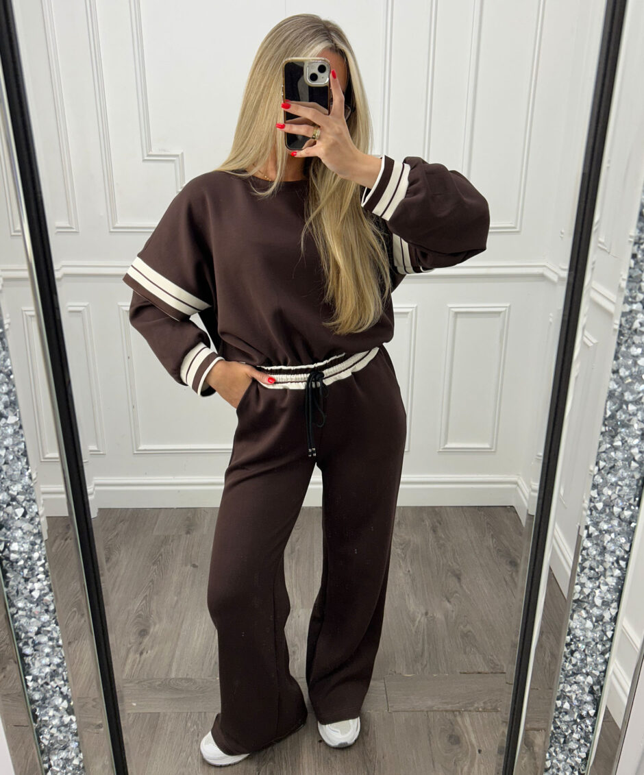 stripetracksuit5 stripetracksuit5