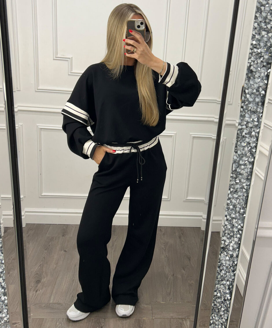 stripetracksuit6 stripetracksuit6