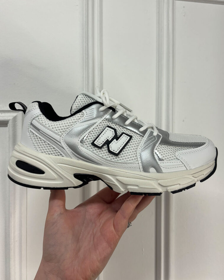 White/Black Trainer