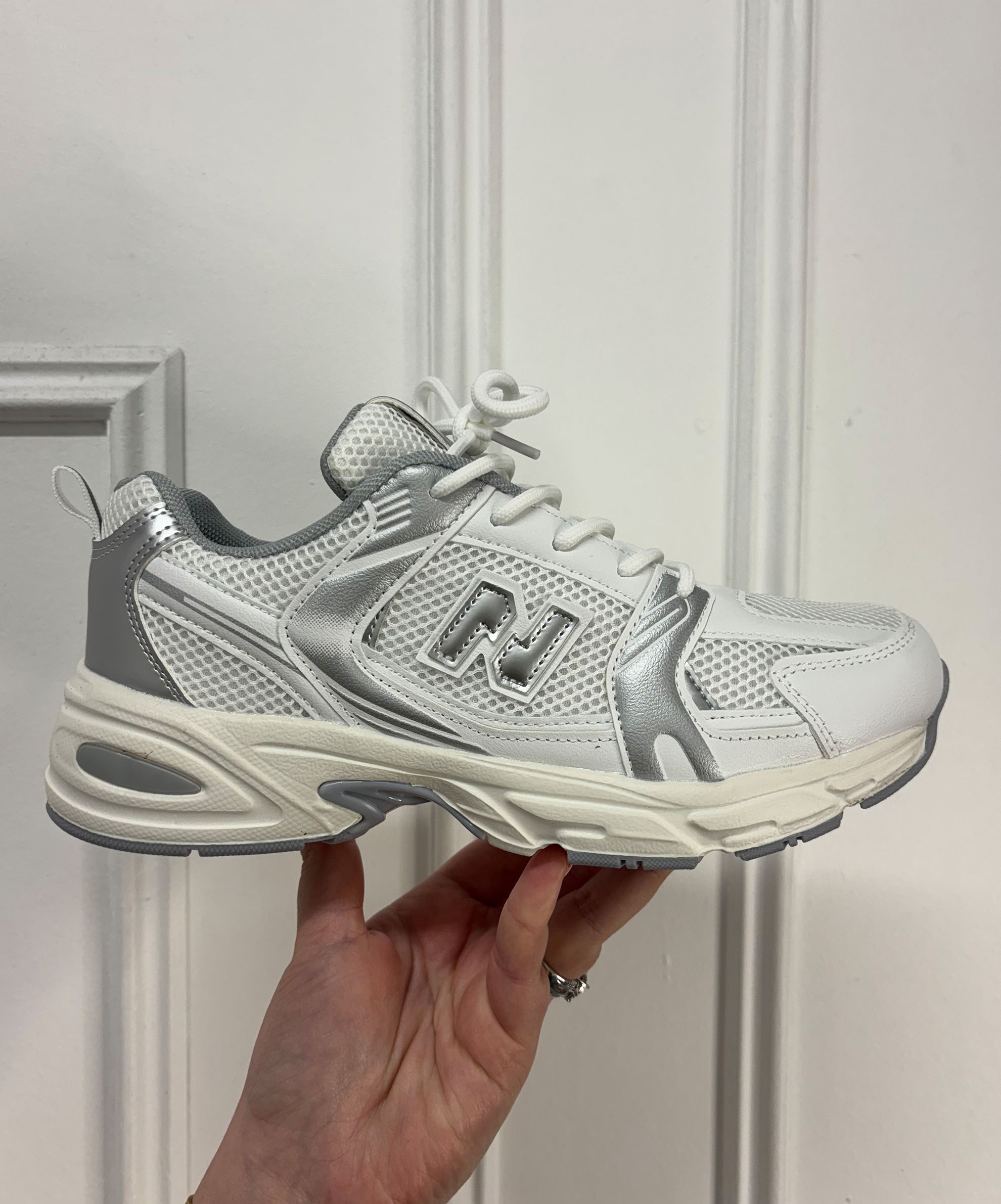 white:silvertrainer