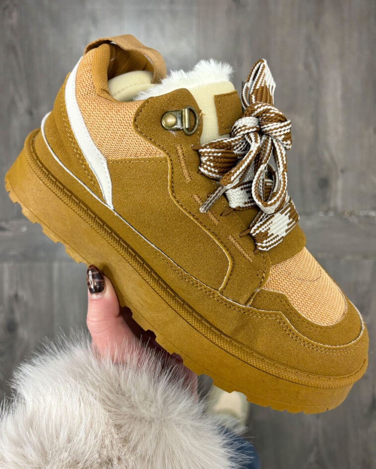 Camel Millie Trainer