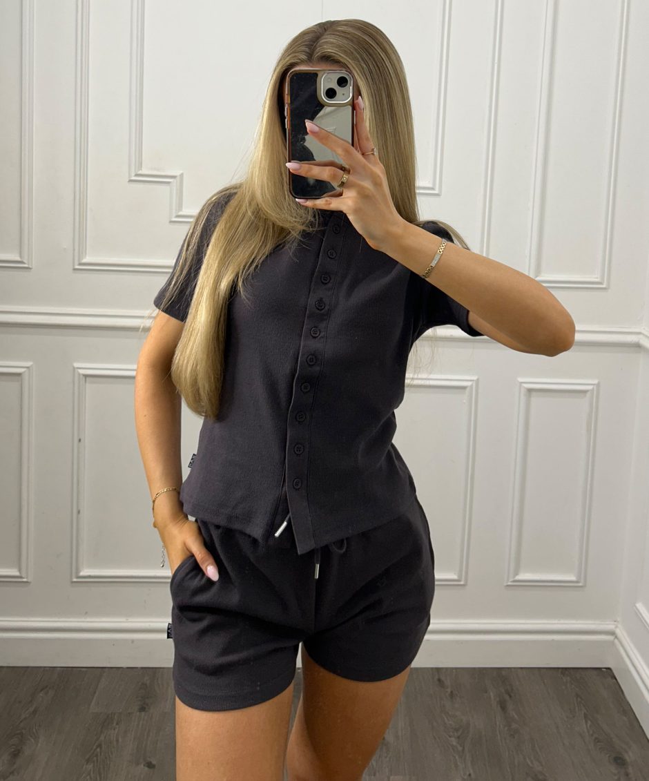 buttonshortsco4 buttonshortsco4