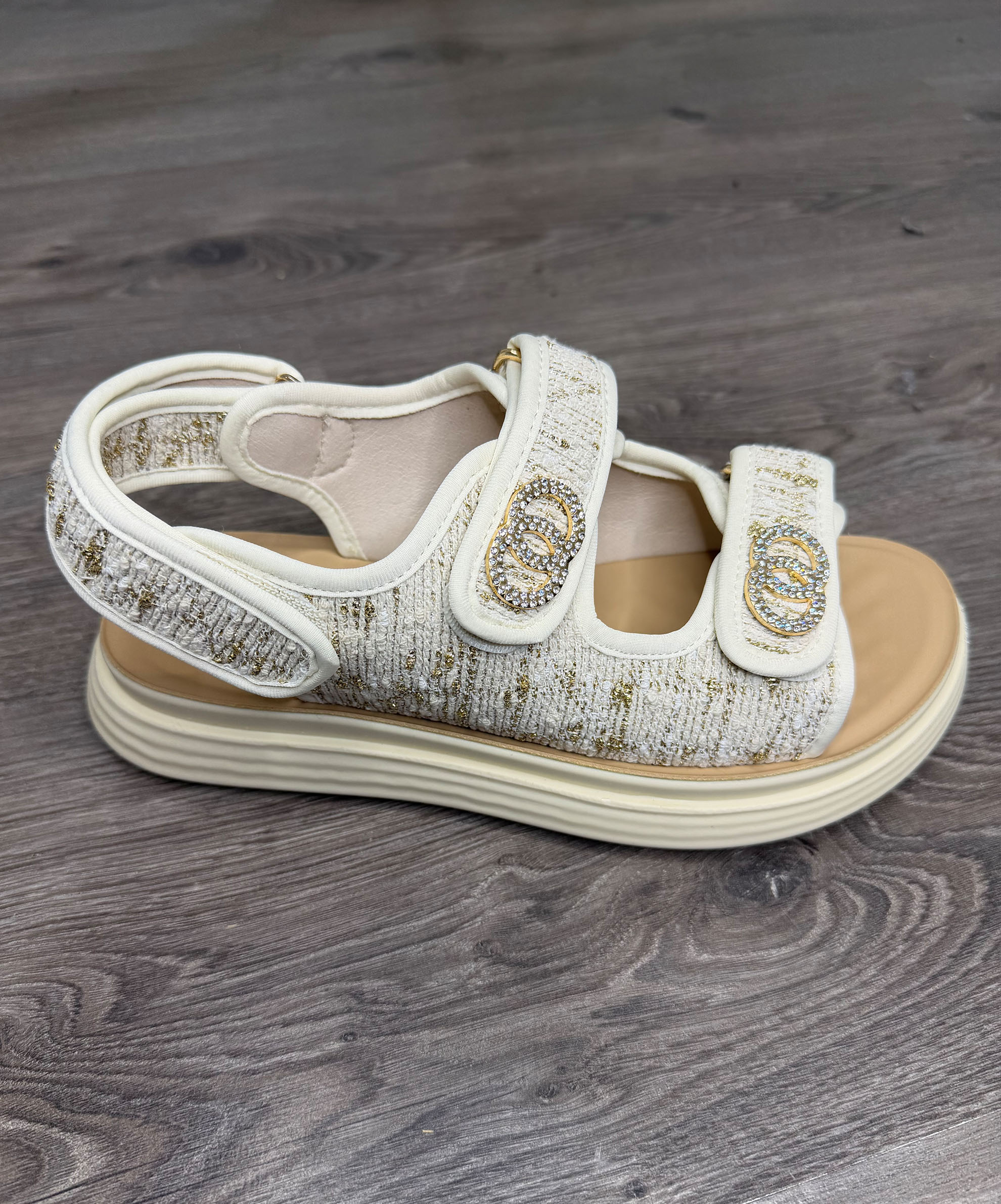 strapsandal